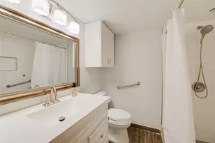 1601 Faro Dr, Austin, TX 78741 - Photo 9