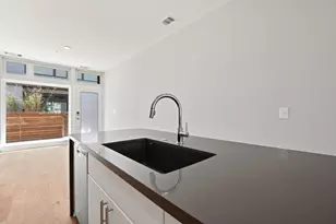 2002 E 7th St, Austin, TX 78702 - Photo 13