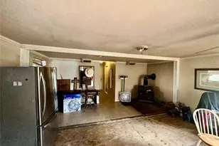 109 Wayside Dr, Elgin, TX 78621 - Photo 11