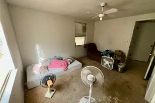 109 Wayside Dr, Elgin, TX 78621 - Photo 13