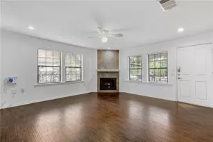 1105 E 3rd St, Austin, TX 78702 - Photo 9