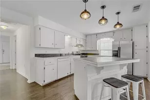 1105 E 3rd St, Austin, TX 78702 - Photo 5