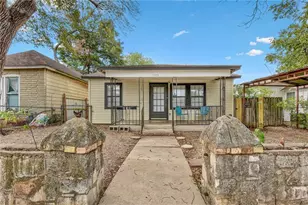 1105 E 3rd St, Austin, TX 78702 - Photo 1