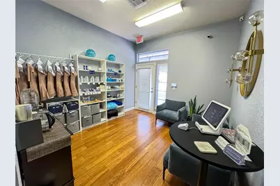 600 Round Rock West Drive #402, Round Rock, TX 78681 - Photo 5