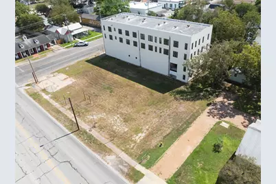 607 Lyons Avenue, Schulenburg, TX 78956 - Photo 9