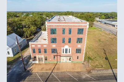 607 Lyons Avenue, Schulenburg, TX 78956 - Photo 1