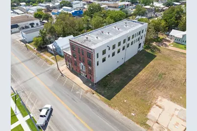 607 Lyons Avenue, Schulenburg, TX 78956 - Photo 7