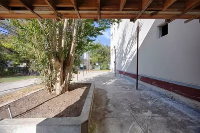 607 Lyons Avenue, Schulenburg, TX 78956 - Photo 25