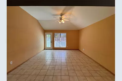 207 Wilderness Trail, Elgin, TX 78621 - Photo 9