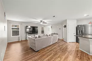 715 Estes Park, Taylor, TX 76574 - Photo 7
