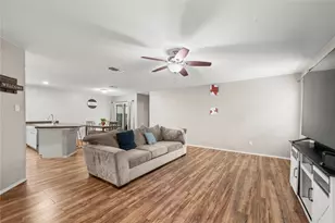 715 Estes Park, Taylor, TX 76574 - Photo 5