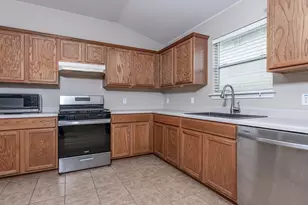 257 Lake Washington Dr, Kyle, TX 78640 - Photo 9