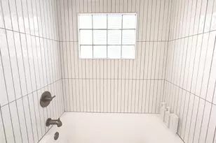 707 Bishop St, Smithville, TX 78957 - Photo 9