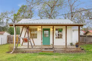 707 Bishop St, Smithville, TX 78957 - Photo 25