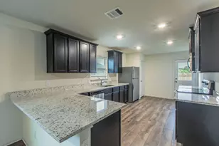 136 Allington Cir, Jarrell, TX 76537 - Photo 5