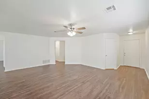 211 Remington Run, Bastrop, TX 78602 - Photo 7