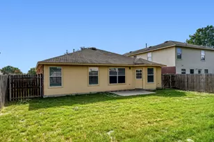 211 Remington Run, Bastrop, TX 78602 - Photo 29