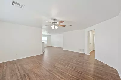 211 Remington Run, Bastrop, TX 78602 - Photo 9