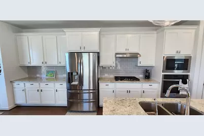 128 Rosebush Drive, Liberty Hill, TX 78642 - Photo 17