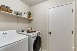 107 Cassandra Dr, Hutto, TX 78634 - Photo 25