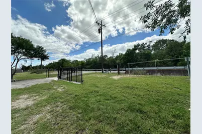 945 Old San Antonio Road #C, Buda, TX 78610 - Photo 11