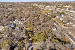 2004 Griswold Ln, Austin, TX 78703 - Photo 5