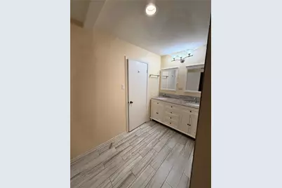 1008 Clayton Nolen Drive #107, Horseshoe Bay, TX 78657 - Photo 15