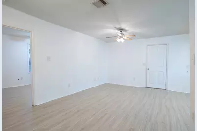 207 Harris Street, Elgin, TX 78621 - Photo 9