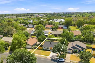 3211 Plantation Rd, Austin, TX 78745 - Photo 3