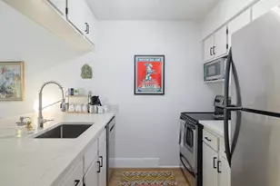 1818 S Lakeshore Blvd, Austin, TX 78741 - Photo 7