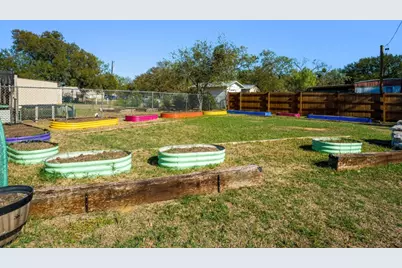 301 E Castlebriar Drive, Marble Falls, TX 78654 - Photo 15