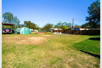 301 E Castlebriar Drive, Marble Falls, TX 78654 - Photo 11