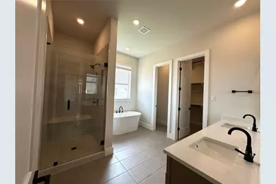 305 E Luna Blue Lane, Jarrell, TX 76537 - Photo 7