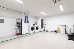 1106 Saucedo St, Austin, TX 78721 - Photo 9