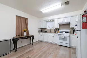 1106 Saucedo St, Austin, TX 78721 - Photo 13