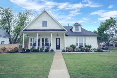 1215 Davis Street, Taylor, TX 76574 - Photo 1