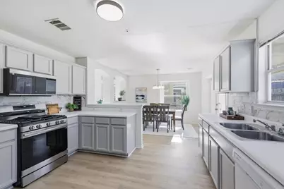 15316 Lady Elizabeth Lane, Pflugerville, TX 78660 - Photo 9