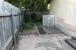 6910 S 1st St, Austin, TX 78745 - Photo 13