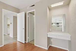 1800 Lavaca St, Austin, TX 78701 - Photo 11