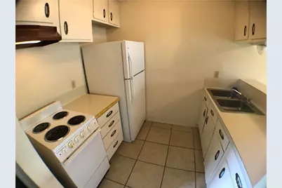 630 Maiden Lane Lane #E, Austin, TX 78705 - Photo 7