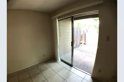 630 Maiden Lane Lane #E, Austin, TX 78705 - Photo 9