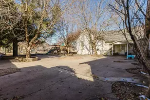 208 Farley St, Hutto, TX 78634 - Photo 3