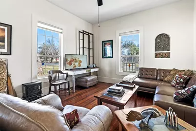 518 N Avenue F, Elgin, TX 78621 - Photo 7