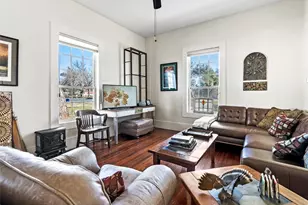 518 N Ave F, Elgin, TX 78621 - Photo 7