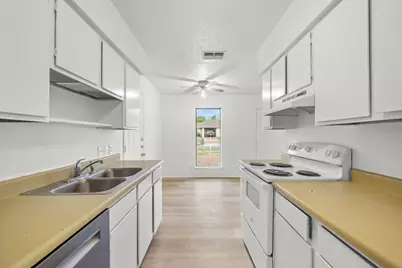 905 Fieldwood Drive, Austin, TX 78758 - Photo 11
