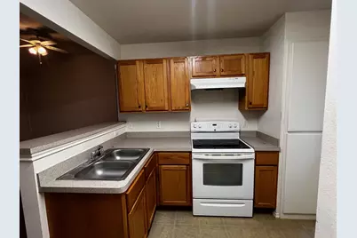 833 E Camp Street, La Grange, TX 78945 - Photo 5