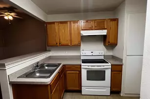 833 E Camp St, La Grange, TX 78945 - Photo 5