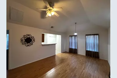 833 E Camp Street, La Grange, TX 78945 - Photo 3