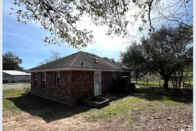 833 E Camp Street, La Grange, TX 78945 - Photo 13
