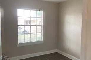 830 Ross Cir, Lockhart, TX 78644 - Photo 9